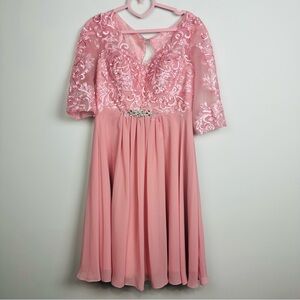 JJs House NWT Pink Lace Elegant V-Neck Knee Length Mini Formal Dress Size 10